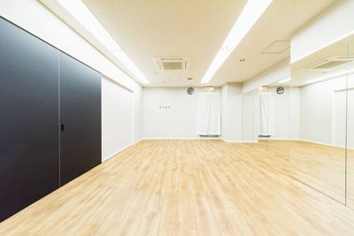 D→スタート四日市 セミナールーム・スタジオの室内の写真