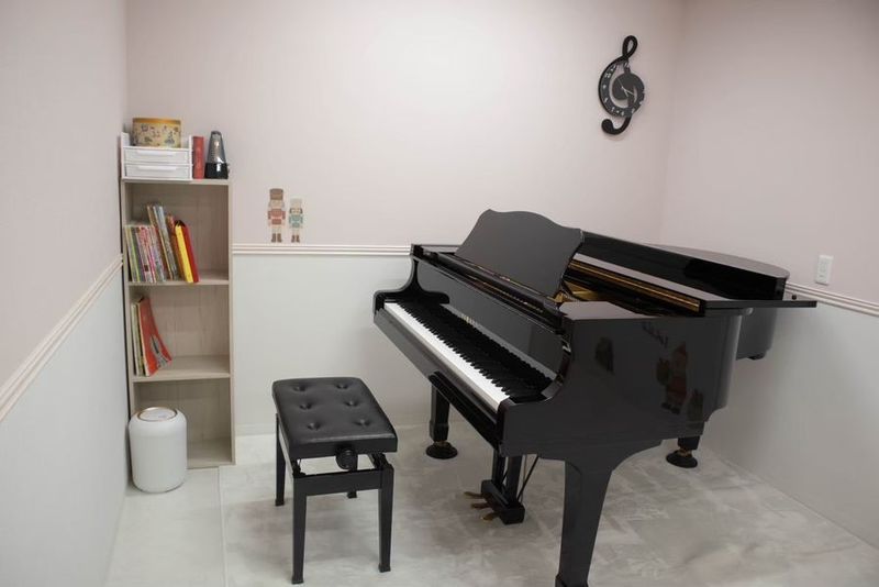 エトワ音楽スタジオ(エトワ音楽教室) エトワ音楽スタジオAルームの室内の写真