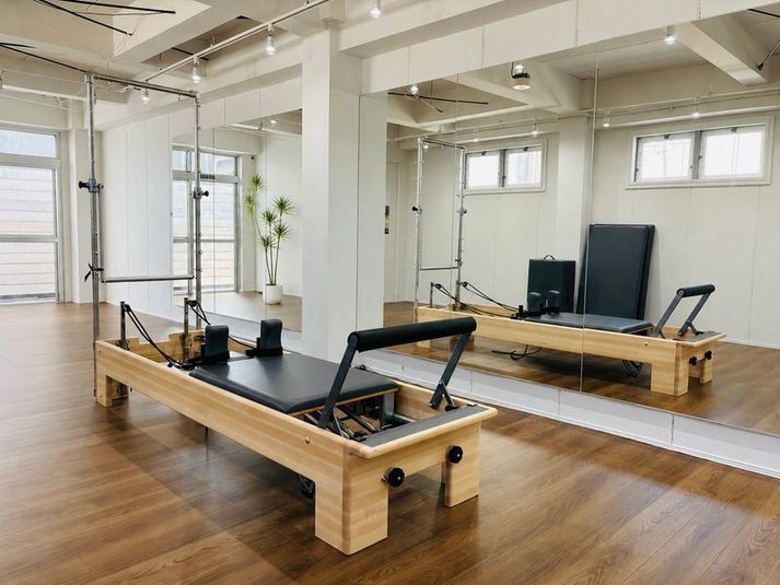 マシンピラティス個室|balancedbodyリフォーマー完備 - スタジオPilars河原町