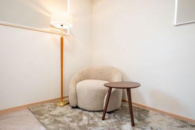 ソファ - レンタルサロンSHIFT元住吉ルームAの設備の写真