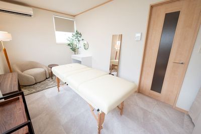 部屋全体 - レンタルサロンSHIFT元住吉ルームAの室内の写真