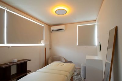 天井ライト（電球色） - レンタルサロンSHIFT元住吉ルームAの設備の写真