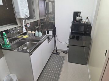 ボディーケアセラビストスクール&レンタルサロン 折り畳み施術台付きレンタルサロンの室内の写真