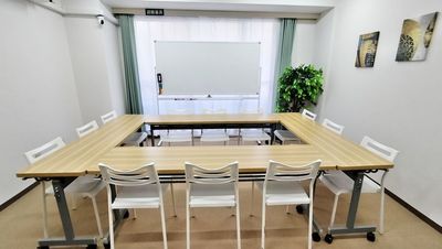 囲んだ会議や打ち合わせもできます。 - PORTSPACEポートスペース四谷302 便利で綺麗な快適スペース！の室内の写真
