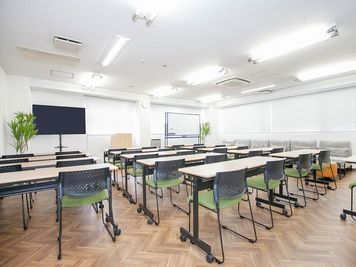 【ROOMs宇都宮店】【会議後懇親会プラン】【最大44名】大型会議室|研修・セミナー・会社説明会|宇都宮駅5分|綺麗 - 貸会議室ルームス 宇都宮店