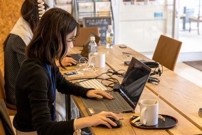 フルサットアップス 【上越妙高駅徒歩1分】コワーキングスペースの室内の写真