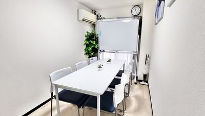 会議、打ち合わせ、少人数の作業、ボードゲーム、面談等、様々なシーンでご利用いただけます - PORTSPACEポートスペース大森401 便利で綺麗な快適スペース！の室内の写真