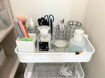 持ち出し厳禁🙅‍♀️無料貸し出し備品 - N+th 四条西洞院 四条烏丸徒歩5分💖半個室ネイルサロン✨集塵機・LEDライトありの室内の写真