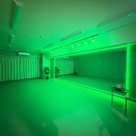STUDIOFAV★新大阪 《STUDIO FAV》ダンス・ヨガ・ピラティスの室内の写真