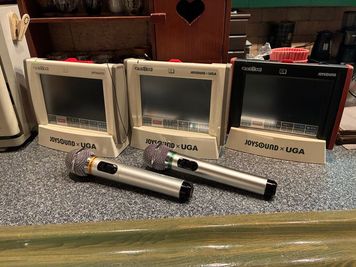 Joysound マイク2本 - ミュージックスペース ハーモニー カラオケ付きレンタルスペースの設備の写真