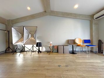 家具を厳選し使いやすくも一味違うものを選んでおります。 - NEW OPEN‼︎ 代官山/studio Oliveの室内の写真