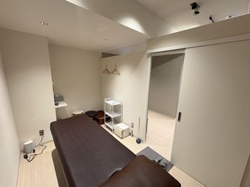 THE SALON by HOGUGU ROOM1の室内の写真
