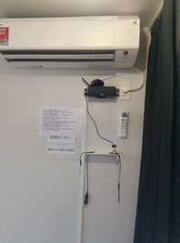 Android、iPhone各々用のジャックがござます。JBLのスピーカーが左右合わせて２台あるためスタジオの端で音が小さくなるということはないです。 - SAKURA Patio G号室の設備の写真