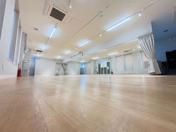 越谷駅徒歩3分|ダンス・ヨガ・撮影・ワークショップに使える多目的スタジオ - ALPHASスタジオ