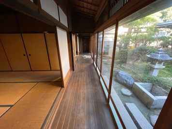 西川庄六邸 西川庄六別邸の室内の写真