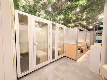 🌟ワークショップ・展示会・趣味会🌟【武蔵小山駅徒歩1分|50名利用可】区画分けされたフロアを貸切/Wi-Fi/電源/モニター - FEEEP 武蔵小山東口店