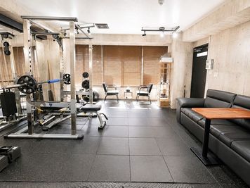 末広町駅から徒歩5分ほどにある「完全個室レンタルジム」です✨ - Relax gym 秋葉原 Relax gym 秋葉原｜完全個室プライベートジム💪の室内の写真