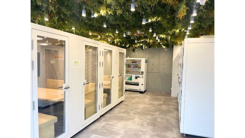 【飯田橋駅徒歩1分｜41名利用可】貸切/WiFi/電源/モニター - FEEEP 飯田橋店