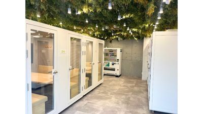 🌟ワークショップ・展示会・趣味会🌟【飯田橋駅徒歩1分|41名利用可】区画分けされたフロアを貸切/Wi-Fi/電源/モニター - FEEEP 飯田橋店