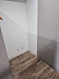 倉庫3
 - 【谷町6丁目2分ワーキングスペース】インターネットワーキング谷6 【谷町六丁目駅2分】ワーキングインターネットスペース個室【B席】の室内の写真