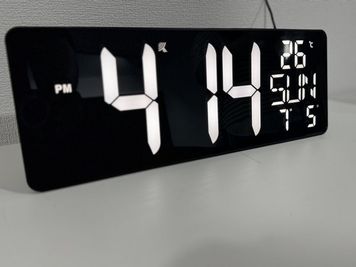 時計 - アンドポッドキャストスタジオの設備の写真