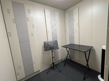 🎵Studio B【最安値】完全個室・防音スペース｜グランドピアノ｜マンツーマンレッスン・自主練に最適 - 【カリテル_ サウンドスペース飯田橋・九段下】