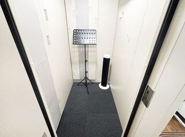 🎶Studio C【最安値】完全個室・防音スペース｜グランドピアノ｜マンツーマンレッスン・自主練に最適 - 【カリテル_ サウンドスペース飯田橋・九段下】
