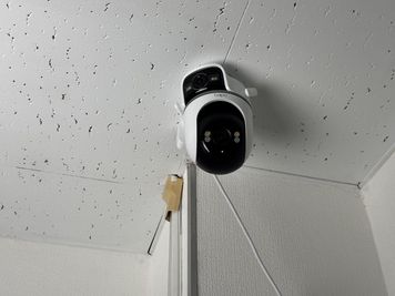 カメラ（防犯用の監視カメラがあります） - アンドポッドキャストスタジオの設備の写真