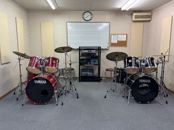 4階のドラム設置部屋です♪ - 西大寺センター レンタルスペース（ドラム使用可能部屋）の室内の写真