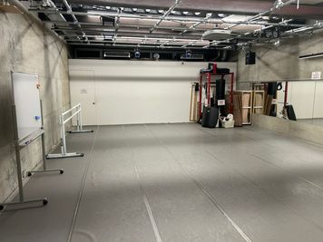 2026-7-28-1 - 文化創造空間 Atelier泉野 【完全貸切】ダンス・楽器・撮影対応｜無料舞台照明完備の室内の写真