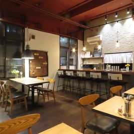 大人数収容 - 三誠ビル　カリーチャールズ レトロな雰囲気　欧風カレー専門店の室内の写真