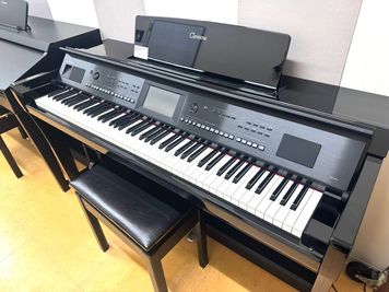 クラビノーバが3台設置してあります - ミュージックアベニュー神戸 防音ルーム(5階27番教室)の室内の写真