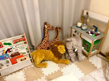 🫧コトコト UMEDA🧸 ８月梅田OPEN🌈親子や大切な人と楽しむ憩い空間🤍の室内の写真