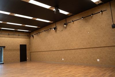 レンタルスペース「ギャザーホール」メインスタジオ 京都四条大宮付近65平米貸しスペース「ギャザーホール」の室内の写真