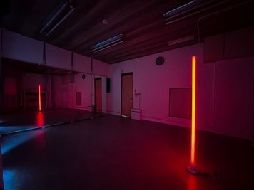 フロアライトスタンド（RGB)設置、必要に応じご利用ください。色選択可能です。 - CS Tokyo-Base　御徒町レンタルスタジオ 【CS Tokyo-Base】御徒町レンタルスタジオの室内の写真