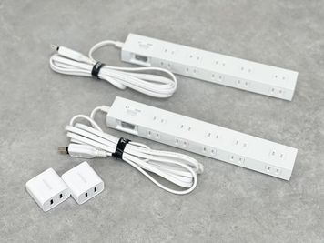スマホ充電器＆電源タップ（延長ケーブル）ダンスをしながらの充電も可能です。 - CS Tokyo-Base　御徒町レンタルスタジオ 【CS Tokyo-Base】御徒町レンタルスタジオの室内の写真
