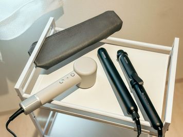 SALONIAヘアセットでそのままお出かけも♪ - SALON by HOGUGU 完全個室広々ROOM5の室内の写真