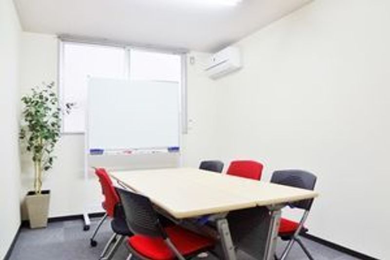 コンフォートＳ 本町コンパクト 各種会合、教室、セミナー、作業の室内の写真