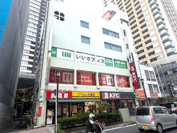 いいオフィス本八幡 1名個室（ブース24）の室内の写真