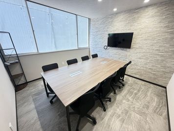 いいオフィス本八幡 8名会議室（Room B）の室内の写真