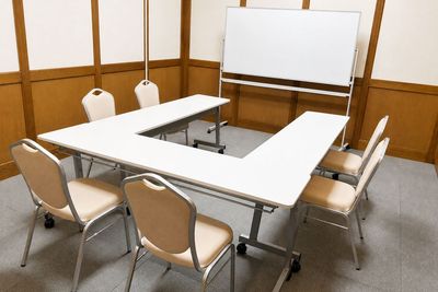 マンゴーホテル日南 - 貸し会議室 【貸し会議室 -1F ポーツマス会議室】マンゴーホテル日南の室内の写真