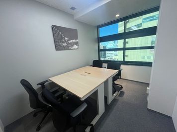 Regus 会議室｜高速Wi-Fi完備の落ち着いたビジネス空間 - リージャス会議室 恵比寿