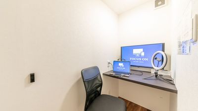 【フォーカスオン枚方店①号室】駅徒歩2分/完全個室ワークボックス/高速光回線Wi-Fi/VOD対応モニター・各種充電器完備 - ≪フォーカスオン枚方店≫駅近ワークスペース