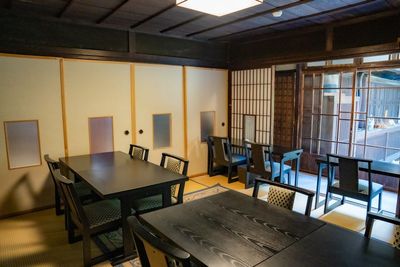 【川越市・百足屋(やまぶき・カフェスペース①)】百年を超える蔵造りカフェ 女子会・ワークショップ・お稽古などにおすすめです! - 百足屋レンタルスペース