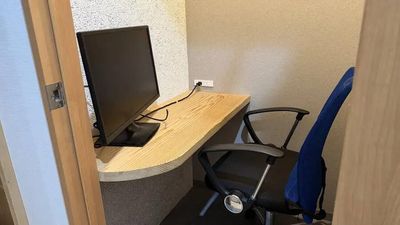 エキニア横浜 5階 ハマポート「オンラインルーム02」の室内の写真