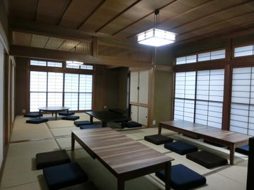 和室10畳+和室8畳の続き間のお部屋です。セミナー、朝活、会議、ワークショップ、ボードゲーム会など遊びでのご利用も可能です。 - わくわく空間 ｋｉｔＥＮ