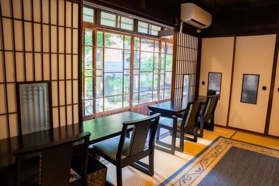 【川越市】百年を超える蔵造りカフェの1テーブルを好きな時間でお貸しします。飲食利用がなくても利用OK!持ち込みはご遠慮ください - 百足屋レンタルスペース