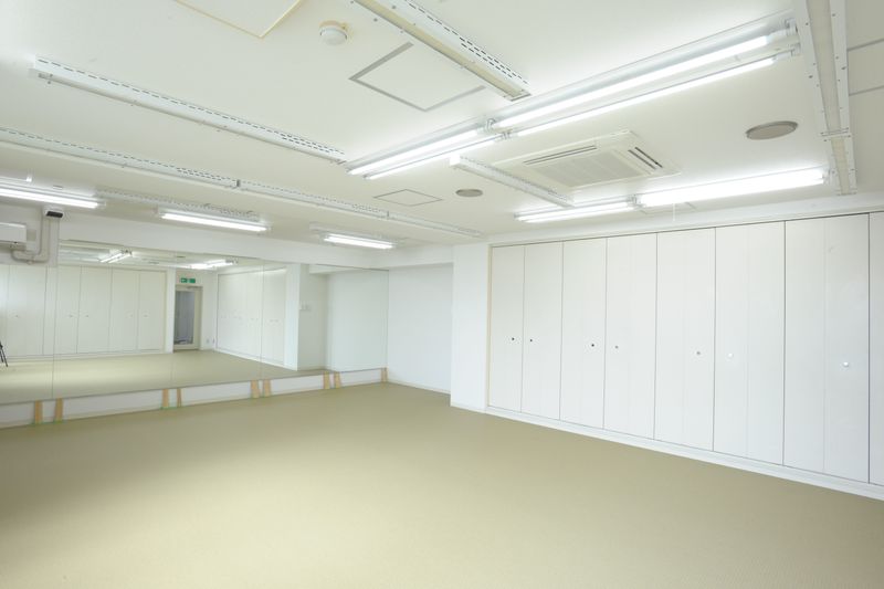 塚口スタジオ シナジム コラーゲンスタジオの室内の写真