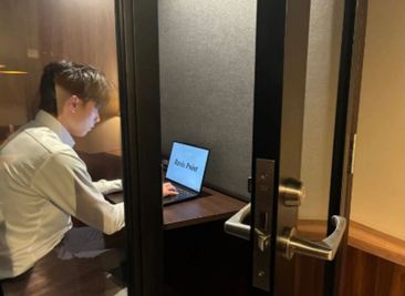【1名個室ブースC／ワークボックス】新橋駅徒歩1分🌸フリードリンク🍹Wi-Fi/充電器/テレワークやWeb会議に最適 - BasisPoint 新橋銀座口店