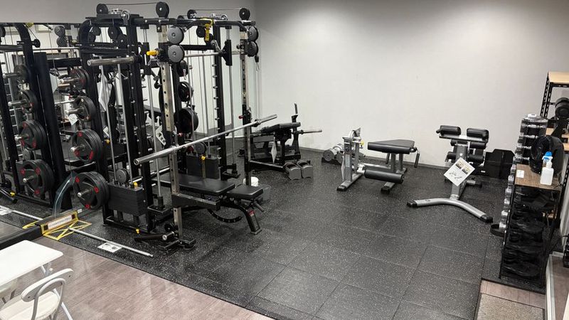 レンタルジム アワーグラス　武蔵小杉店 レンタルジムの室内の写真